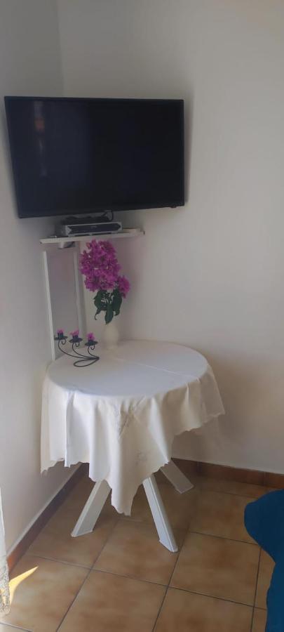Villa Kadinela, 200M From Kamenjak, Huge Quiet Garden With Barbecue, 2 New Kitchens Premantura Exterior foto