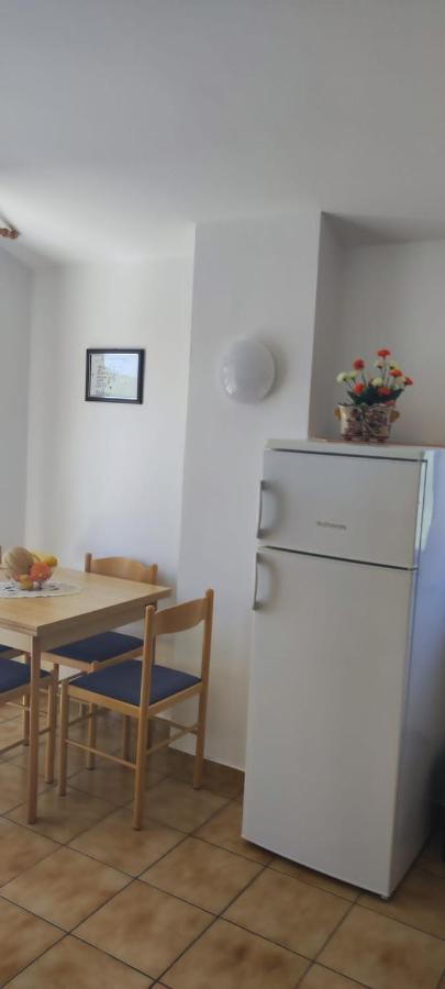 Villa Kadinela, 200M From Kamenjak, Huge Quiet Garden With Barbecue, 2 New Kitchens Premantura Exterior foto