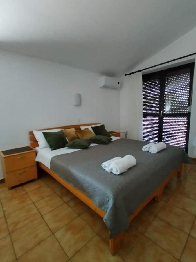 Villa Kadinela, 200M From Kamenjak, Huge Quiet Garden With Barbecue, 2 New Kitchens Premantura Exterior foto