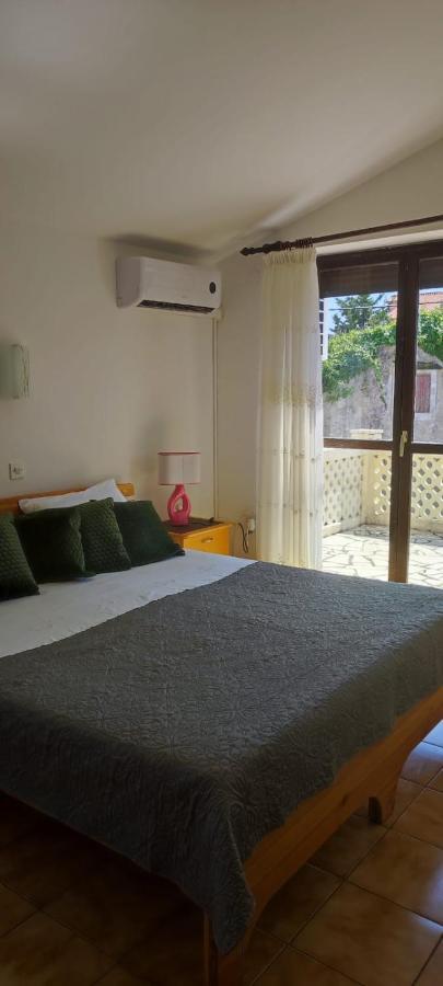 Villa Kadinela, 200M From Kamenjak, Huge Quiet Garden With Barbecue, 2 New Kitchens Premantura Exterior foto